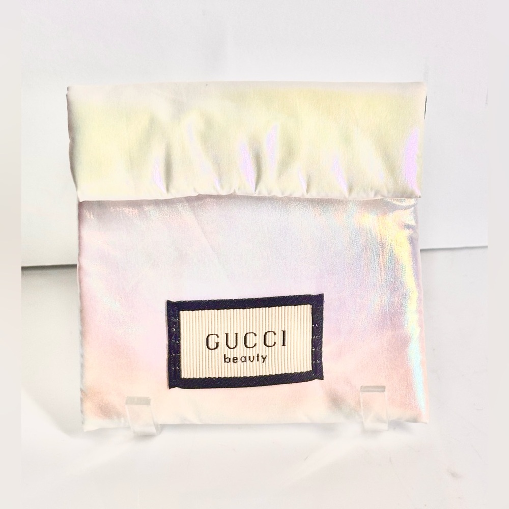 NWT Gucci Beauty Heart Mirror w/iridescent pouch - Picture 2 of 8
